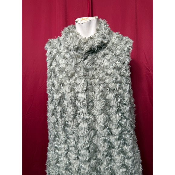 Gray Faux Fur Curly Vest Women's Size L‎ - Picture 2 of 7